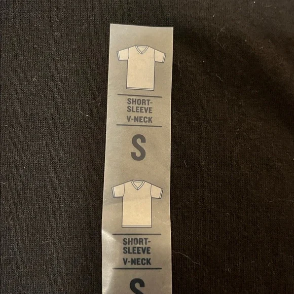 Old Navy Black V-Neck Tee - Picture 3 of 4